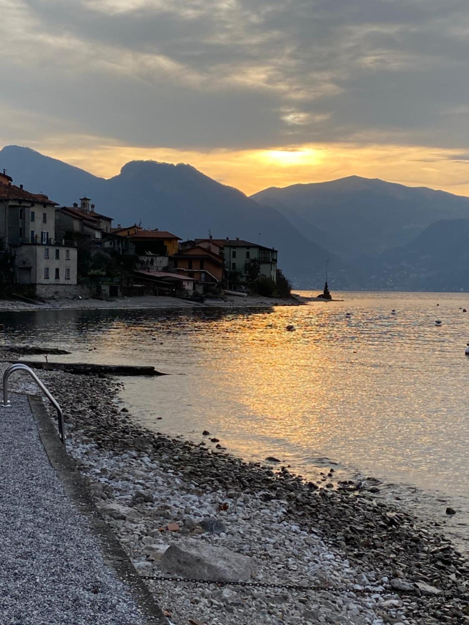 Вилла Lake House Near Bellagio Лезено Экстерьер фото